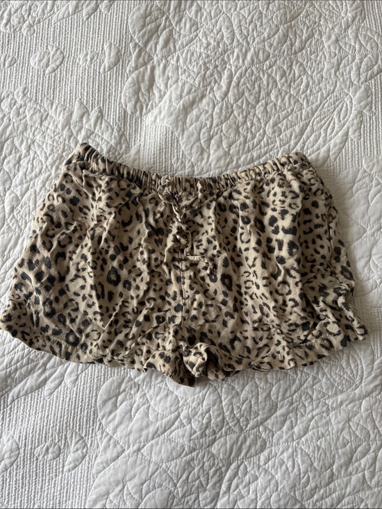 Pants - Women's Leopard Print Lounge Shorts - Beige/Black